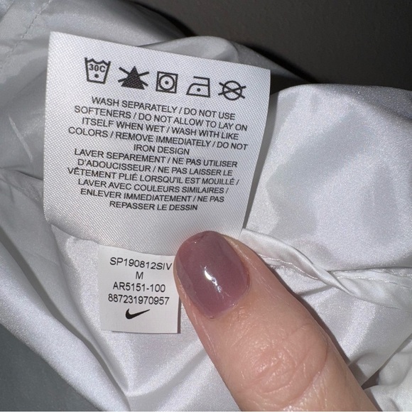 NIKE Hyper Femme Cropped Windrunner Size M - Picture 6 of 6